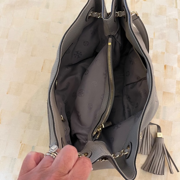 Tory Burch Thea Slouchy Tote - Excellent Condition - Picture 2 of 3